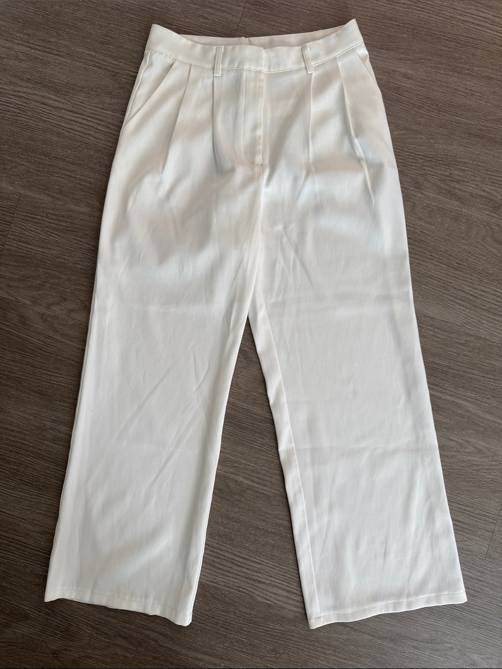 Forever 21 White high waisted Straight-Leg Trousers